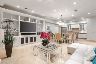 Photo #5: 2319174 Listing