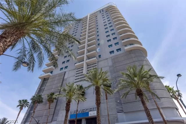 MLS: 2319176 Condo For Sale