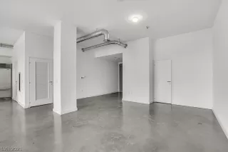 Photo #2: 2319176 Listing