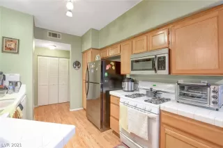 Photo #6: 2319181 Listing