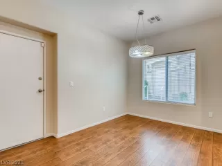 Photo #2: 2319197 Listing