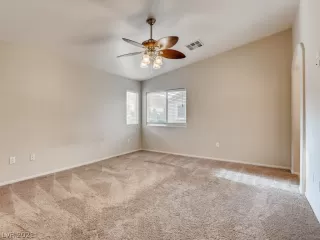 Photo #6: 2319197 Listing