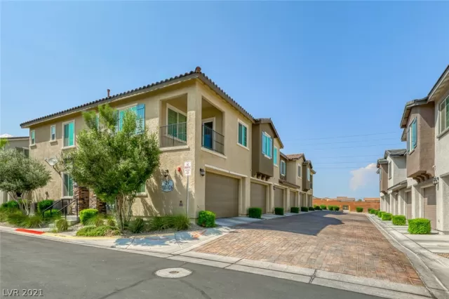 MLS: 2319220 Condo For Sale