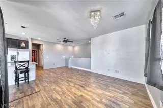 Photo #6: 2319220 Listing