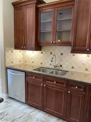 Photo #2: 2319237 Listing 