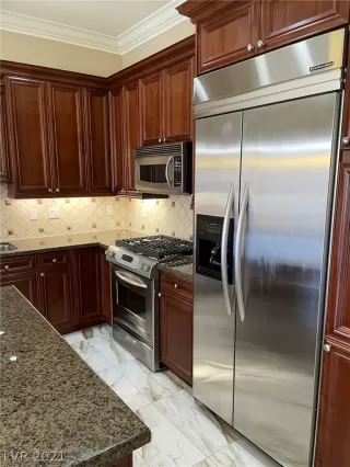 Photo #3: 2319237 Listing 