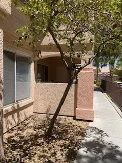 Photo #3: 2319241 Listing