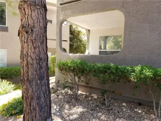 Photo #1: 2319266 Listing