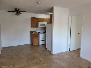 Photo #3: 2319276 Listing