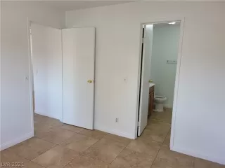 Photo #5: 2319276 Listing