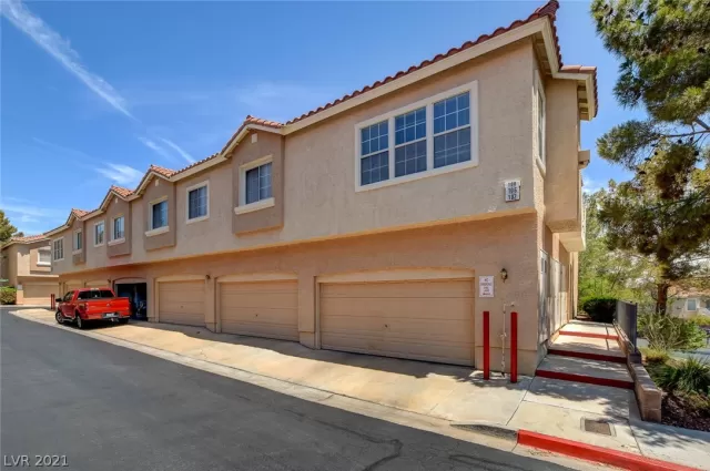 MLS: 2319300 Condo For Sale