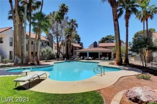 Photo #3: 2319301 Listing