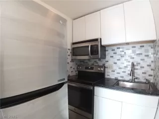 Photo #4: 2319312 Listing