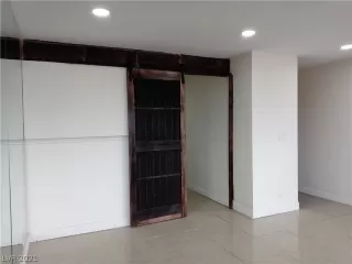 Photo #5: 2319312 Listing