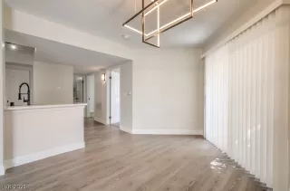 Photo #5: 2319330 Listing 