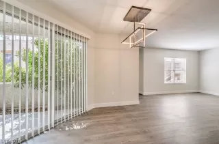 Photo #6: 2319330 Listing 