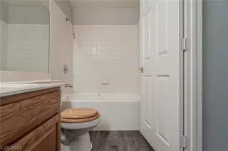 Photo #5: 2319331 Listing