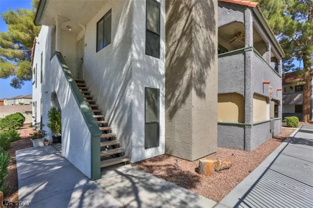 MLS: 2319332 Condo For Sale