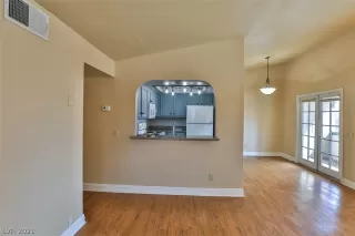 Photo #2: 2319332 Listing