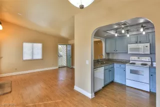 Photo #4: 2319332 Listing