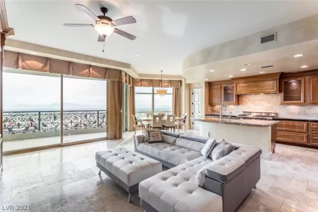 MLS: 2319334 Condo For Sale