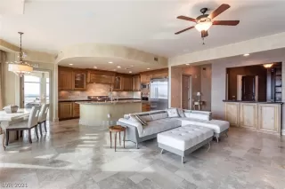 Photo #3: 2319334 Listing