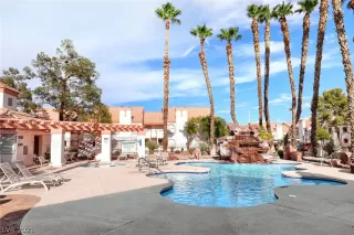 Photo #1: 2319356 Listing