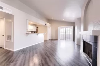 Photo #4: 2319356 Listing