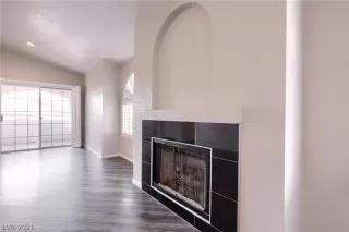 Photo #5: 2319356 Listing