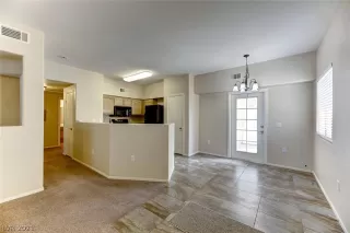 Photo #5: 2319386 Listing