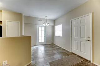 Photo #6: 2319386 Listing