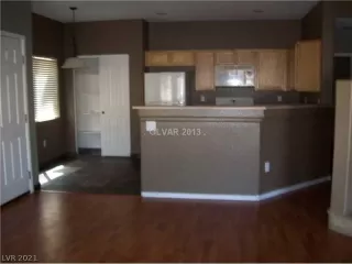 Photo #2: 2319392 Listing 