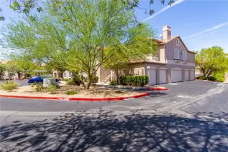 Photo #3: 2319396 Listing