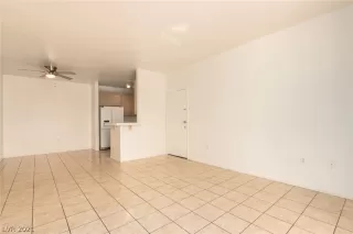 Photo #6: 2319396 Listing