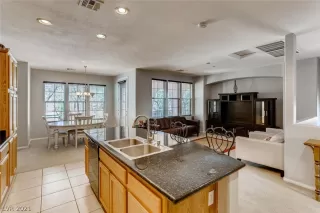 Photo #6: 2319410 Listing