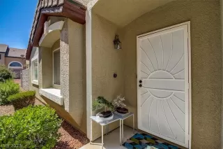 Photo #3: 2319430 Listing 