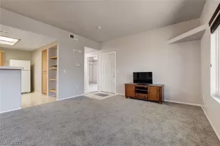 Photo #6: 2319431 Listing 