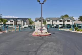 Photo #2: 2319476 Listing 