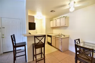 Photo #5: 2319476 Listing 