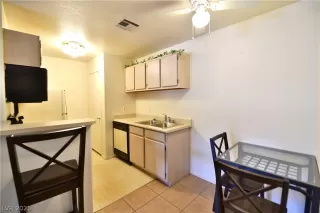 Photo #6: 2319476 Listing 