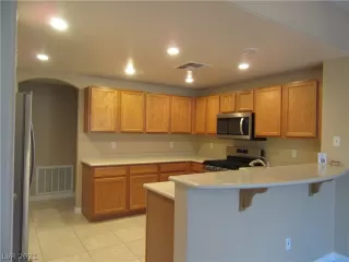 Photo #3: 2319480 Listing 