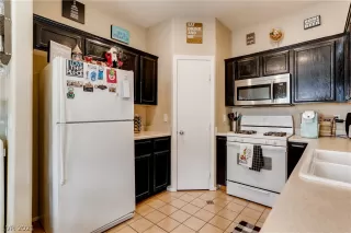 Photo #5: 2319514 Listing 