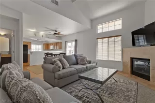 Photo #3: 2319534 Listing