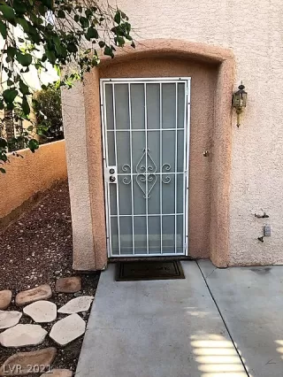 Photo #3: 2319552 Listing 