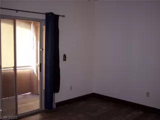 Photo #2: 2319558 Listing