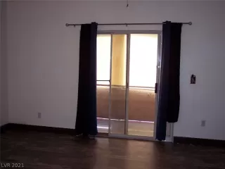 Photo #3: 2319558 Listing