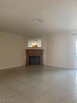 Photo #4: 2319560 Listing