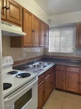 Photo #6: 2319560 Listing