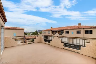 Photo #2: 2319590 Listing