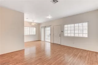 Photo #6: 2319590 Listing